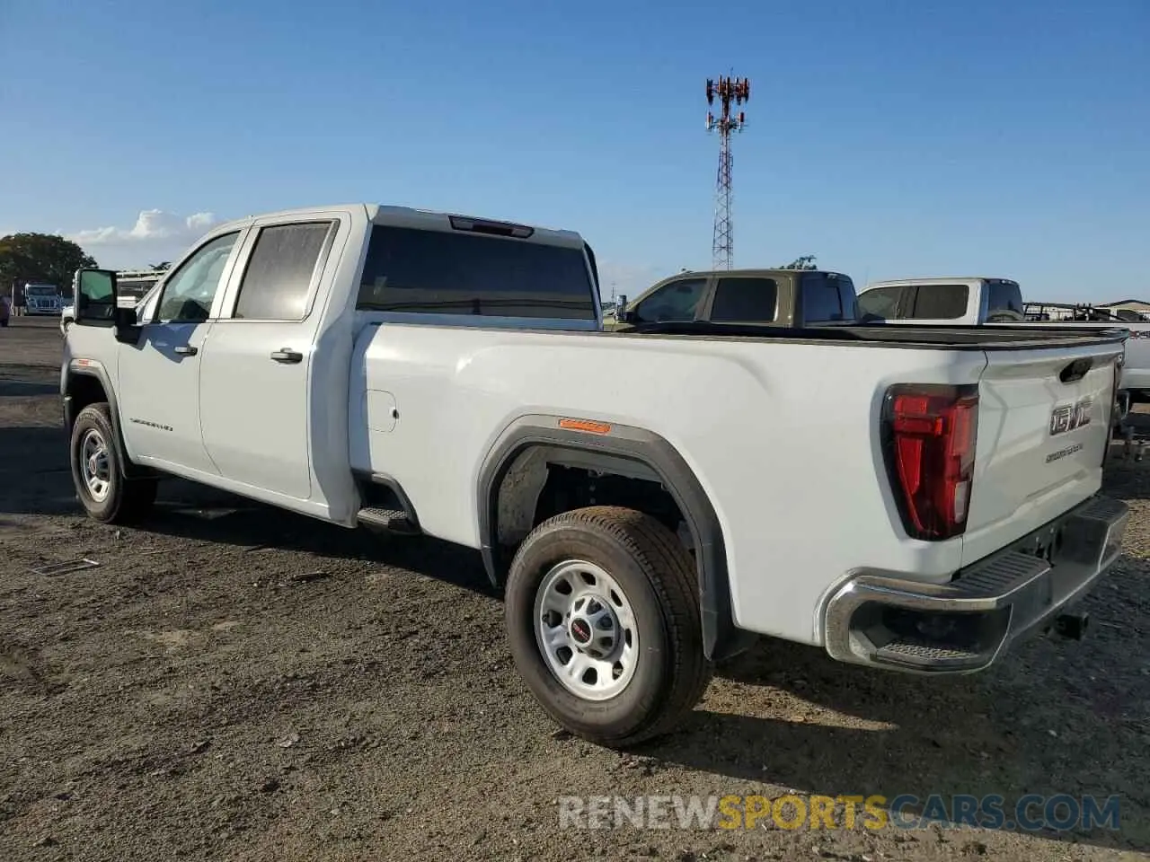 2 Photograph of a damaged car 1GT48PE79RF294842 GMC SIERRA 2024