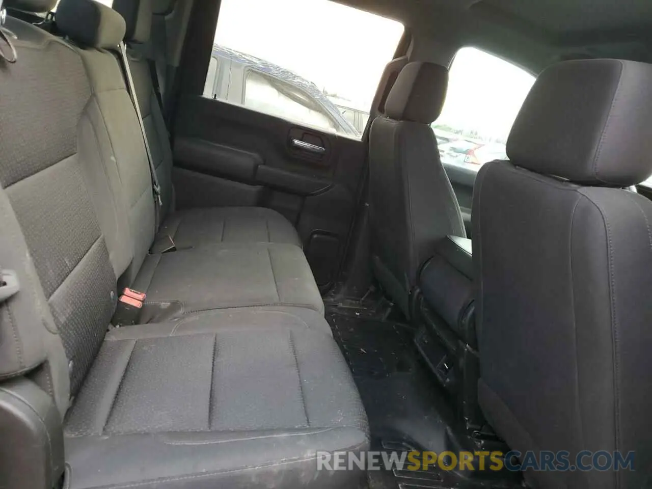 10 Photograph of a damaged car 1GT49LE72RF159367 GMC SIERRA 2024