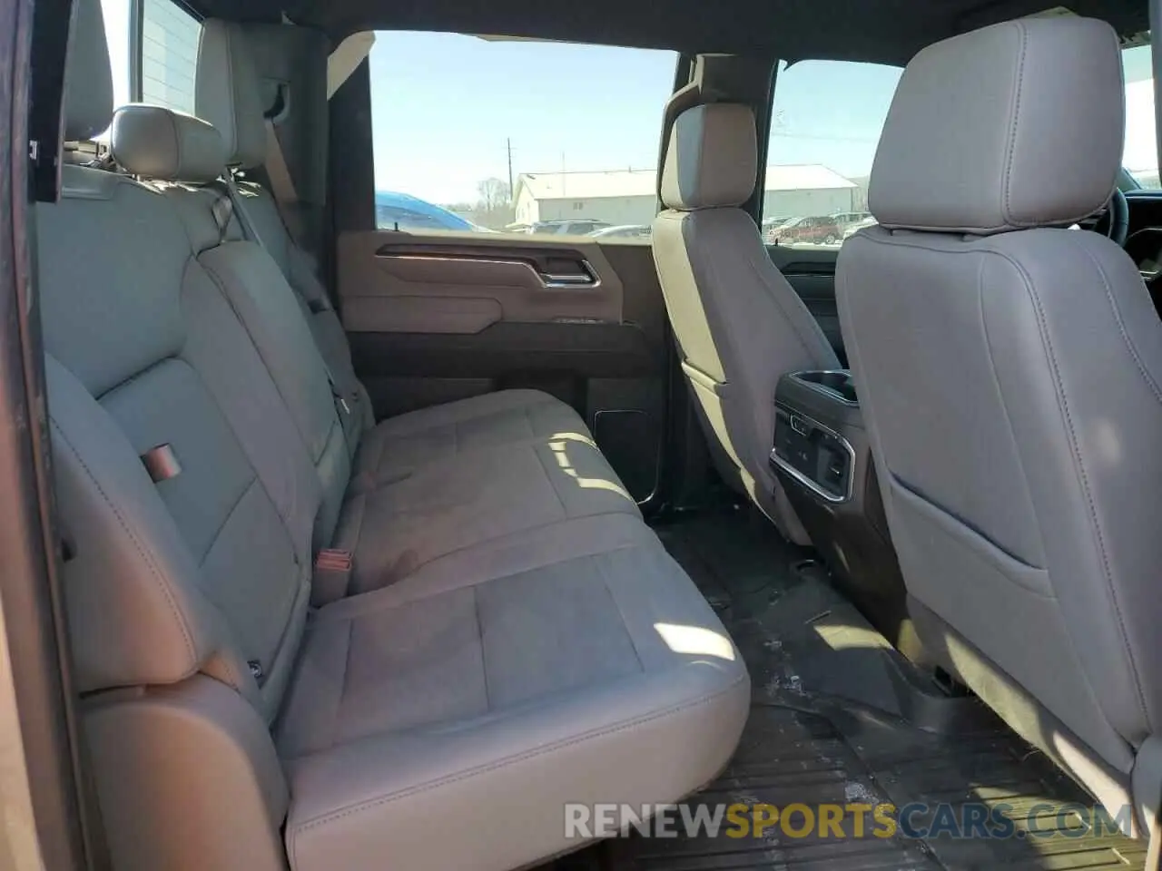 10 Photograph of a damaged car 1GT49NEYXRF350913 GMC SIERRA 2024