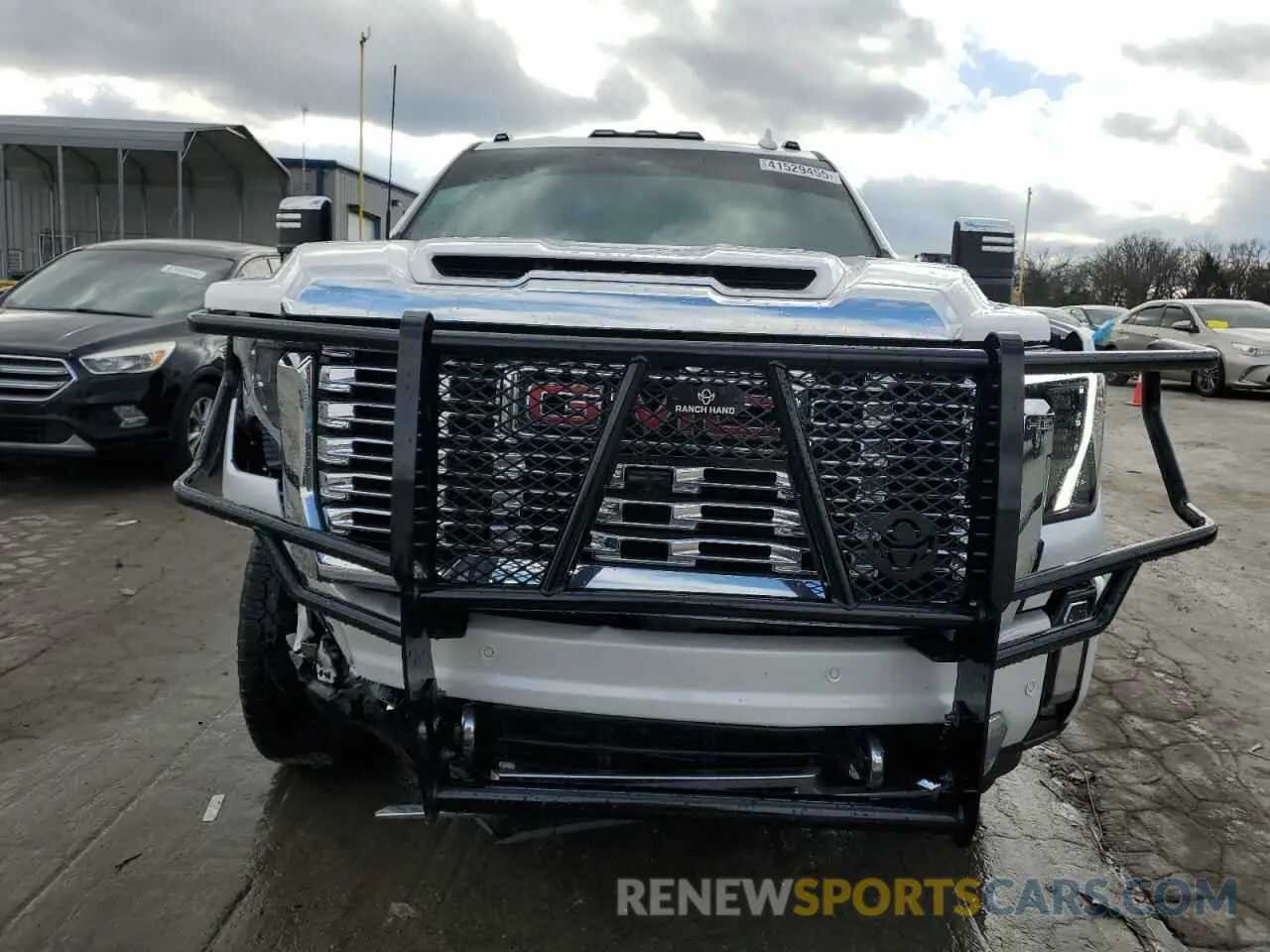 5 Photograph of a damaged car 1GT49RE74RF395604 GMC SIERRA 2024