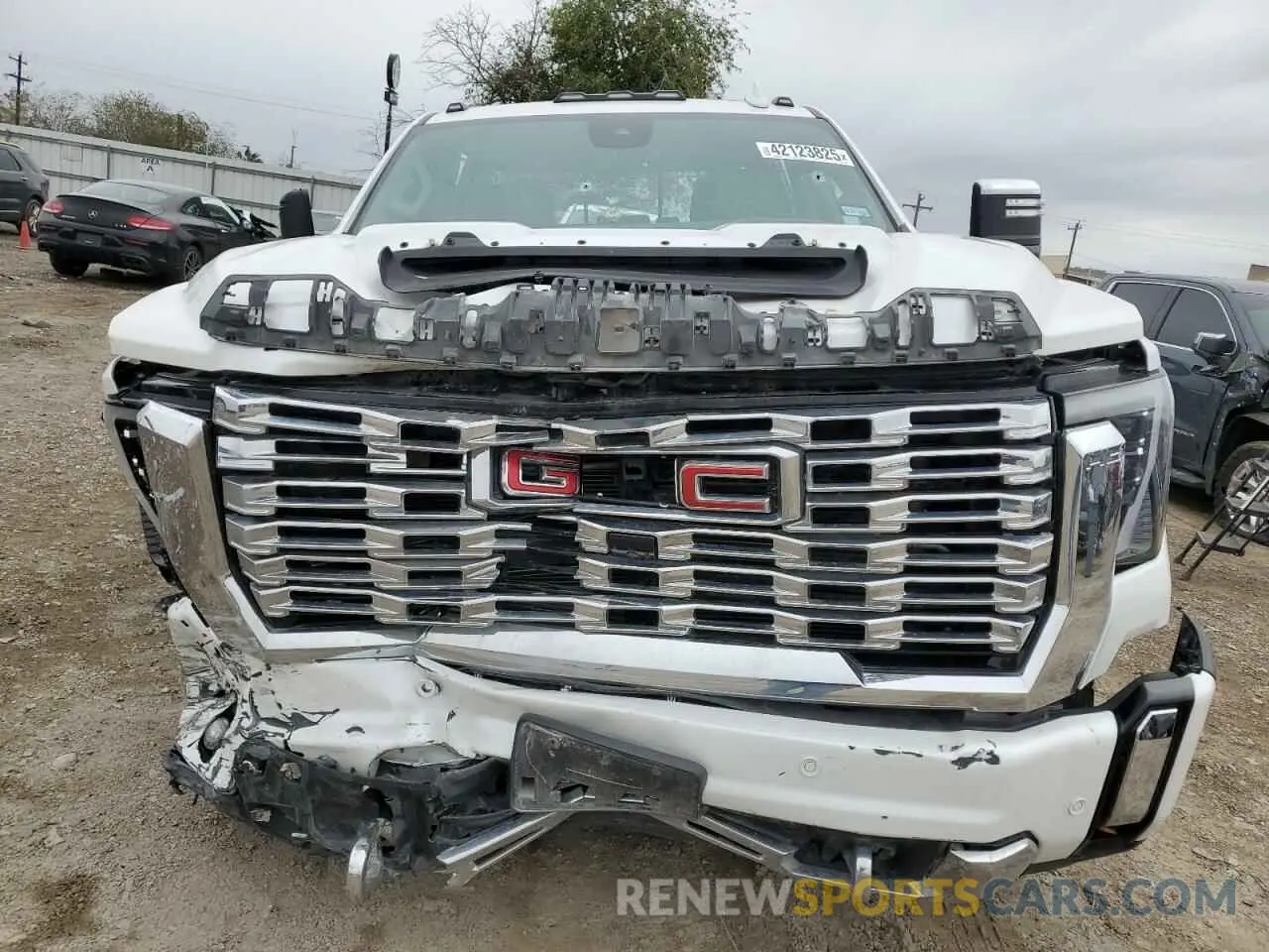 5 Photograph of a damaged car 1GT49REY9RF269439 GMC SIERRA 2024