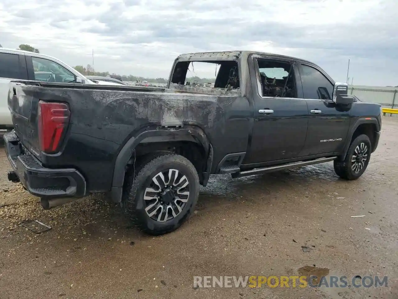 3 Photograph of a damaged car 1GT49XEY8RF168879 GMC SIERRA 2024