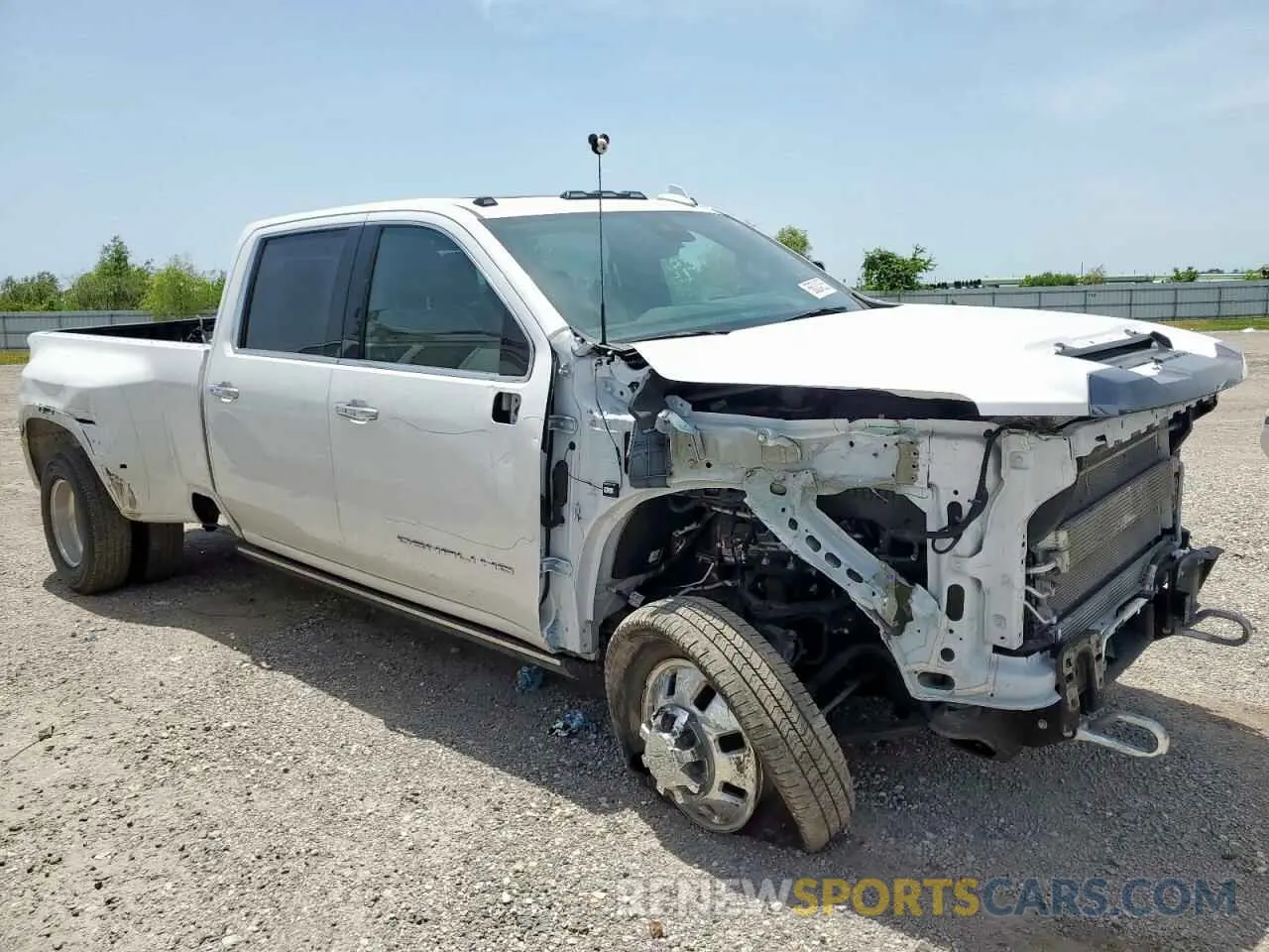 4 Photograph of a damaged car 1GT49YEY4RF384153 GMC SIERRA 2024