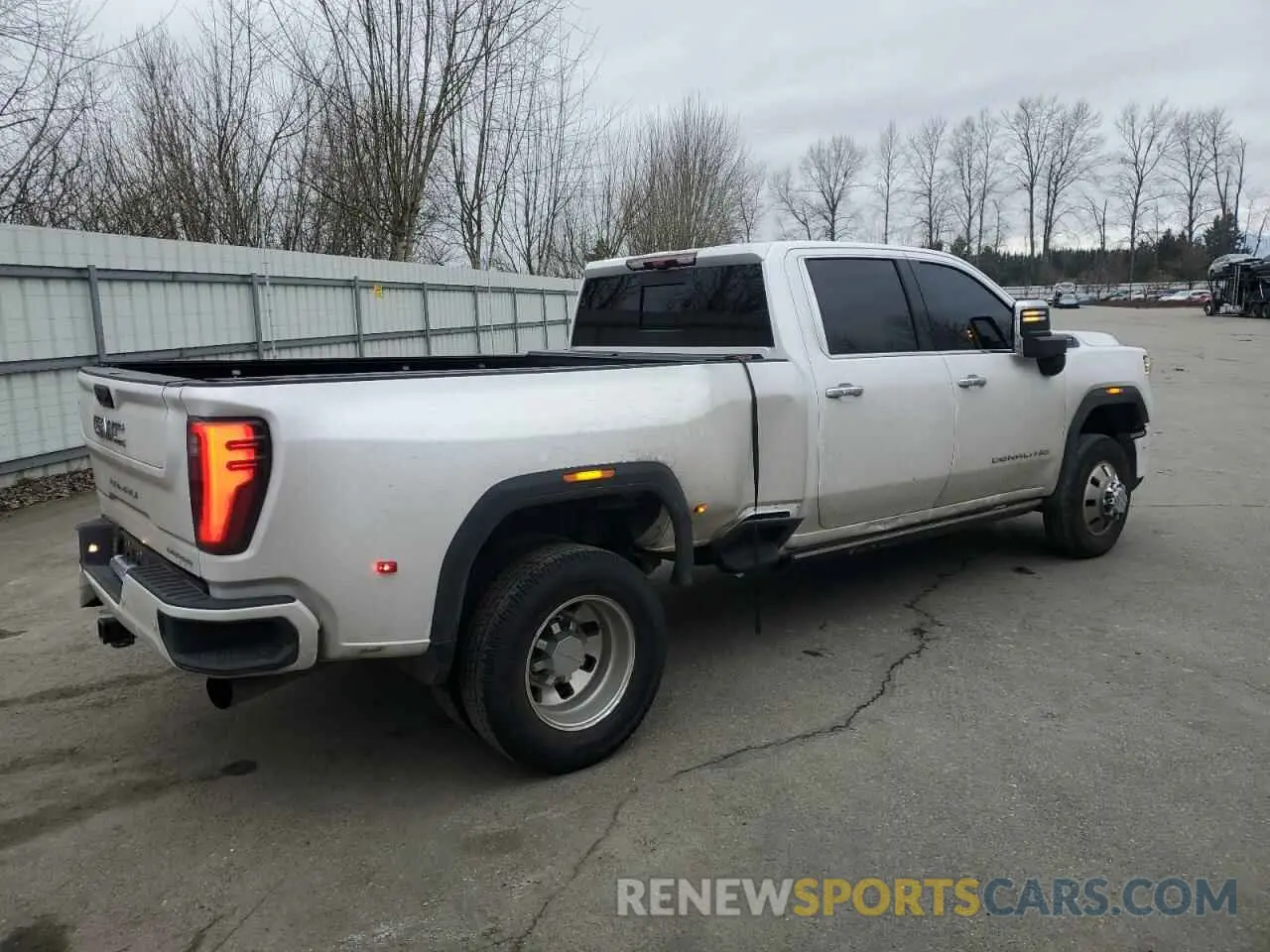 3 Photograph of a damaged car 1GT49YEY6RF139760 GMC SIERRA 2024