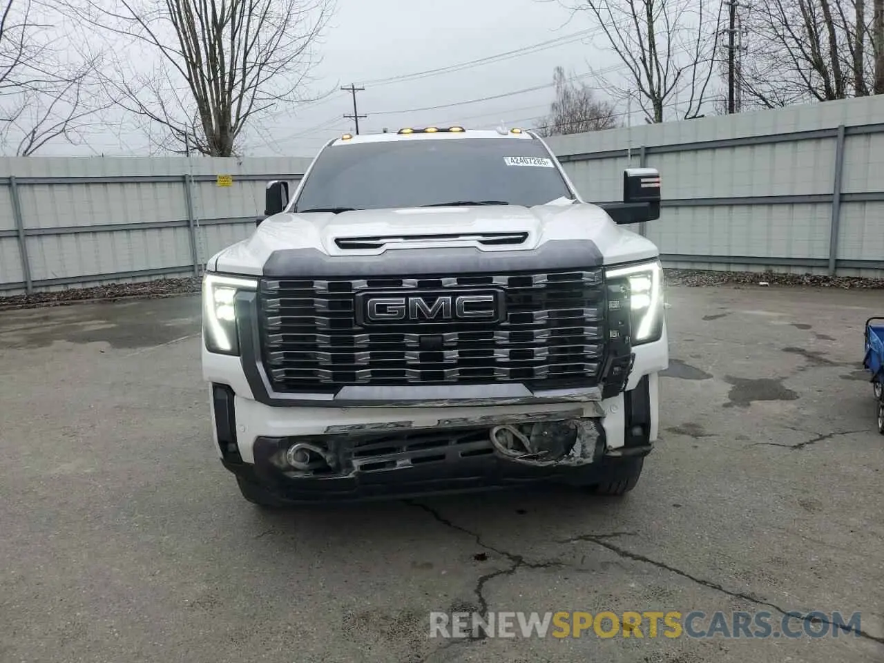 5 Photograph of a damaged car 1GT49YEY6RF139760 GMC SIERRA 2024
