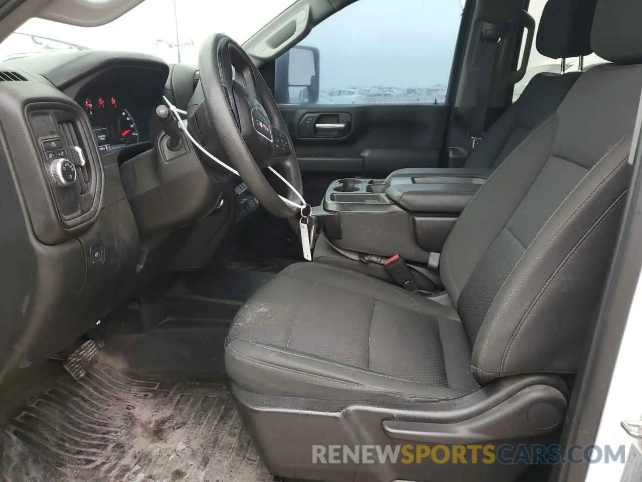 7 Photograph of a damaged car 1GT58LE7XRF163495 GMC SIERRA 2024