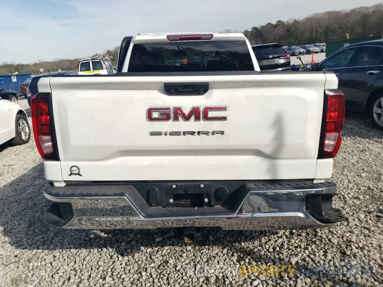 6 Photograph of a damaged car 1GTRUAED2RZ172049 GMC SIERRA 2024