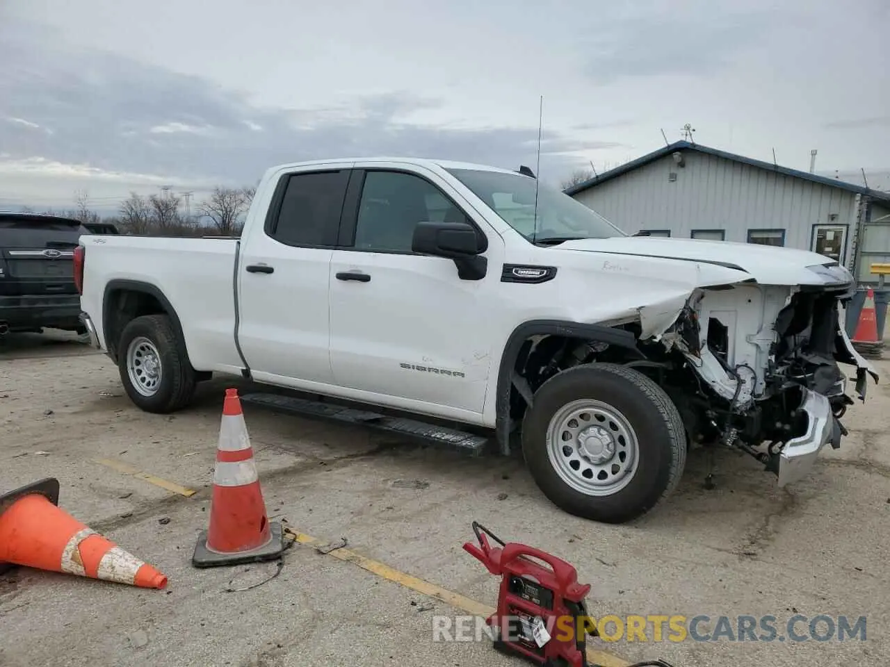4 Photograph of a damaged car 1GTRUAEK4RZ373174 GMC SIERRA 2024