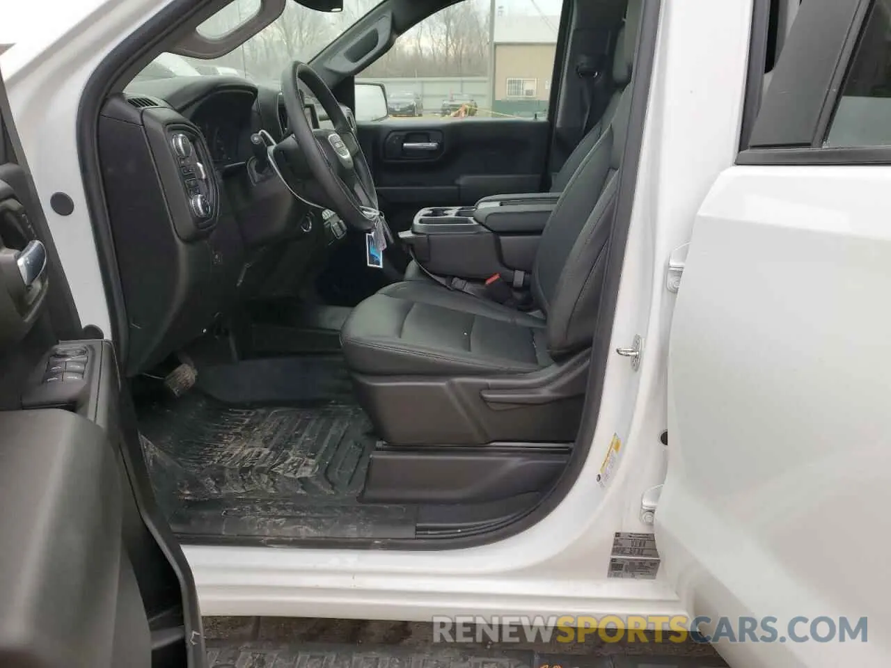 7 Photograph of a damaged car 1GTRUAEK4RZ373174 GMC SIERRA 2024