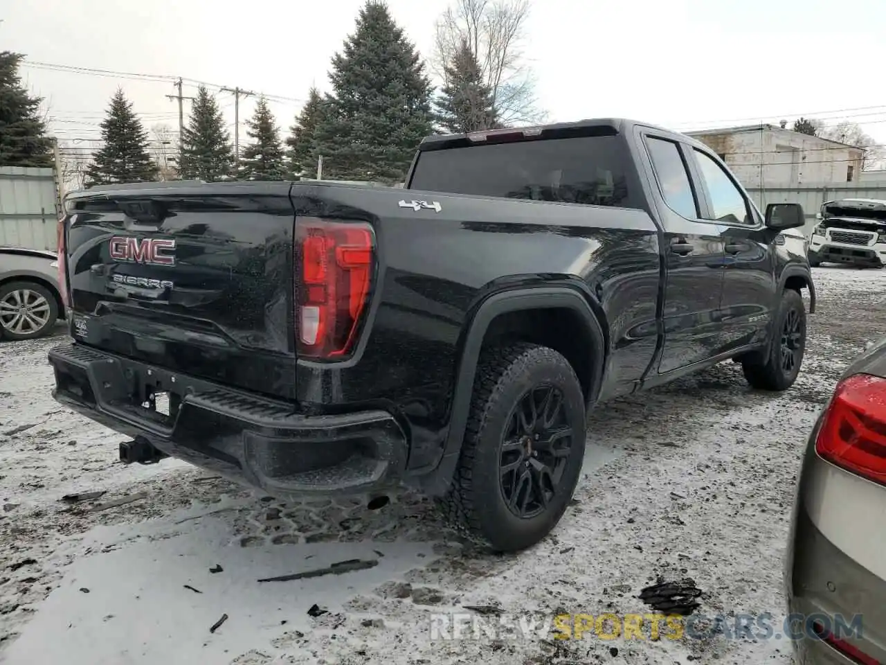 3 Photograph of a damaged car 1GTRUAEK6RZ211627 GMC SIERRA 2024