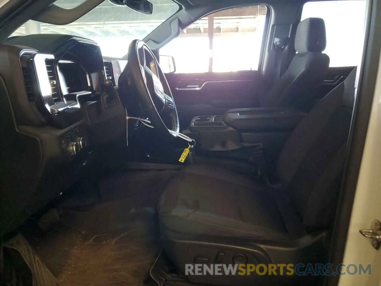 7 Photograph of a damaged car 1GTUUCED5RZ156028 GMC SIERRA 2024