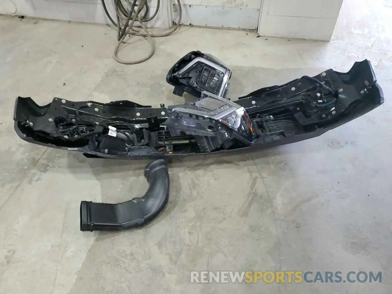 12 Photograph of a damaged car 1GTUUEE83RZ110499 GMC SIERRA 2024
