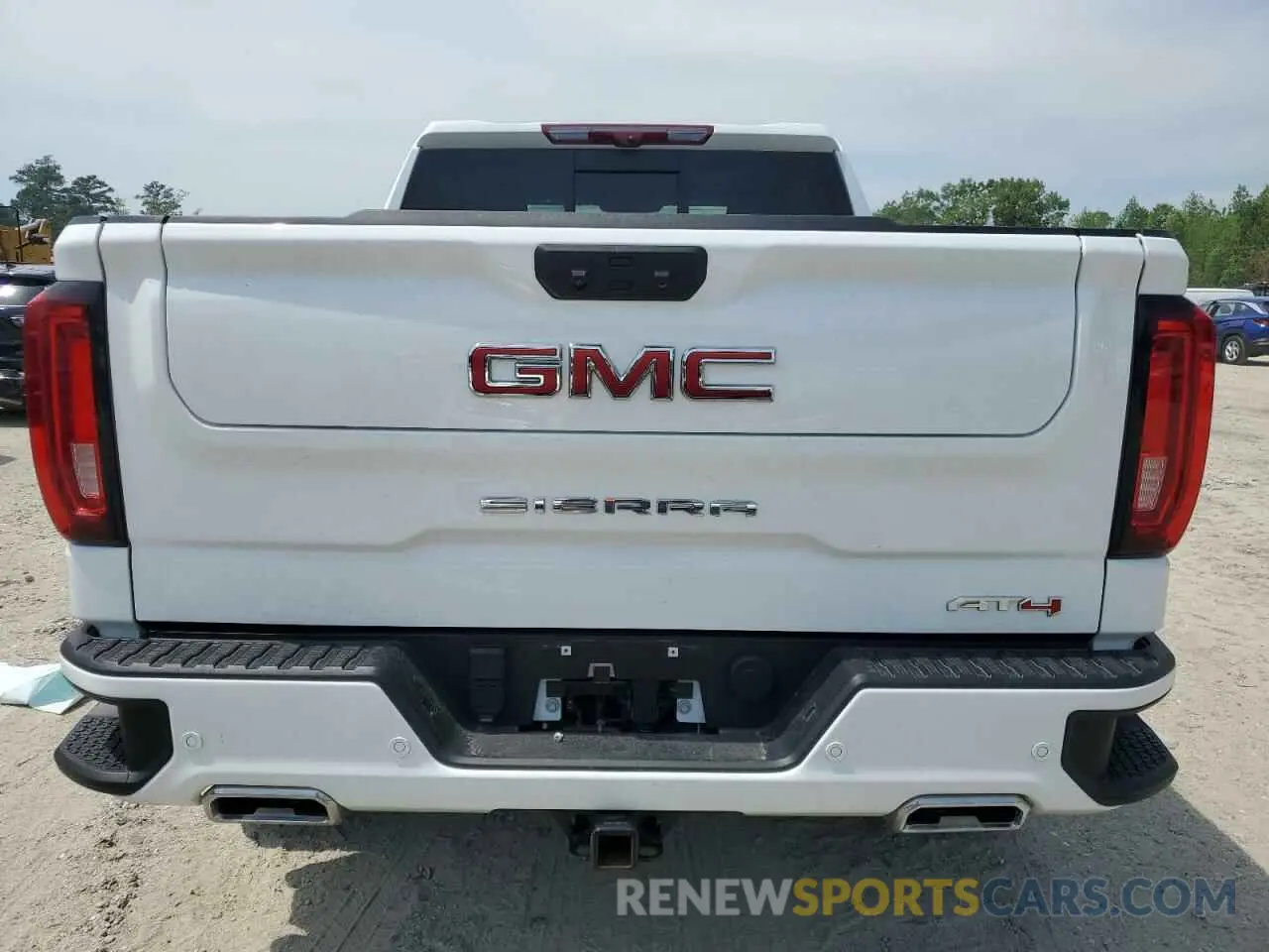 6 Photograph of a damaged car 1GTUUEE83RZ305485 GMC SIERRA 2024
