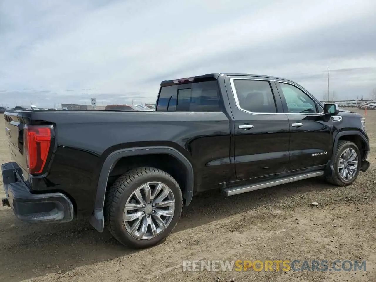 3 Photograph of a damaged car 1GTUUGE84RZ217122 GMC SIERRA 2024