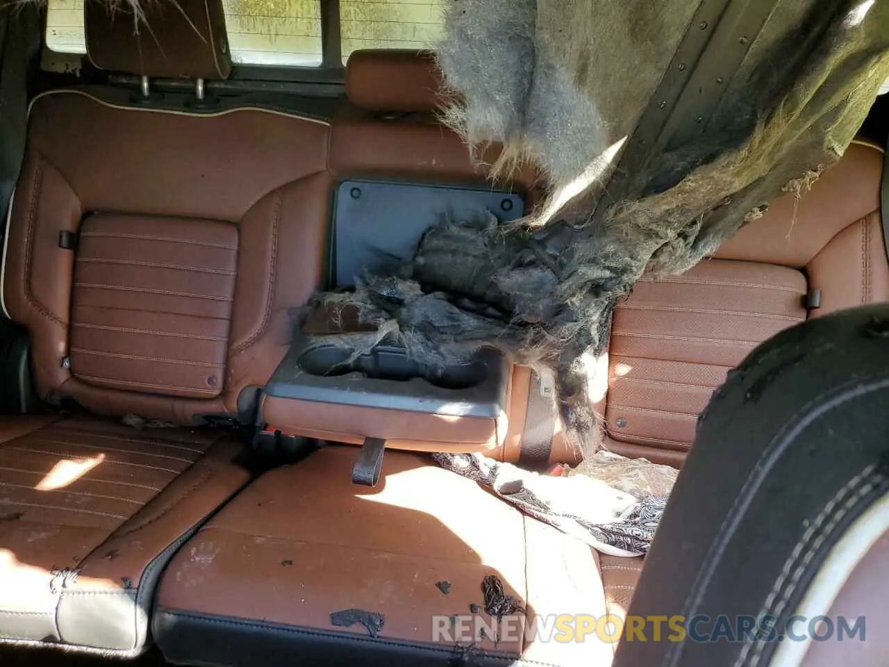 10 Photograph of a damaged car 1GTUUHEL5RZ321564 GMC SIERRA 2024