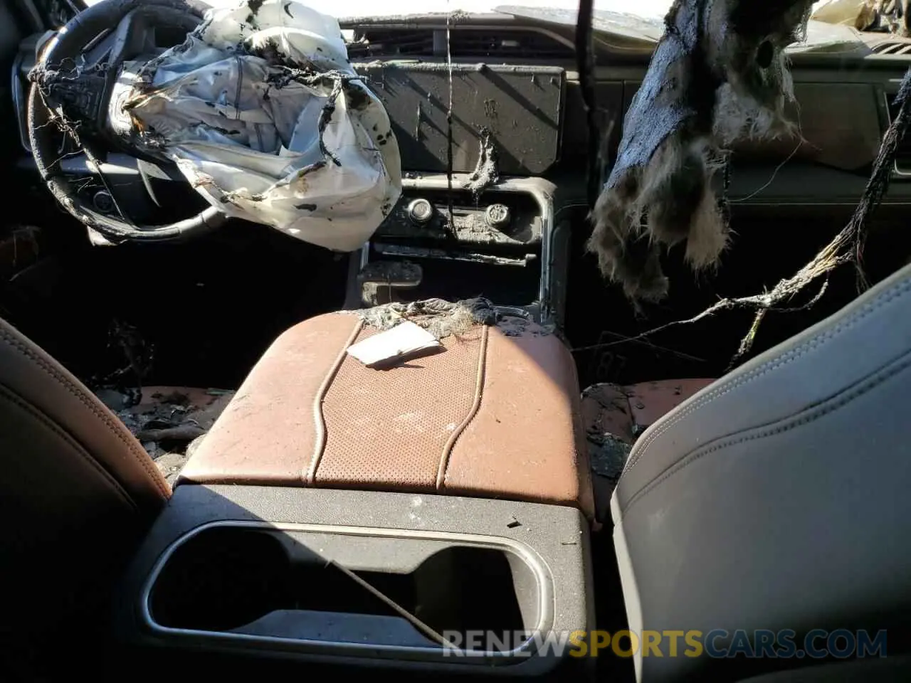 8 Photograph of a damaged car 1GTUUHEL5RZ321564 GMC SIERRA 2024