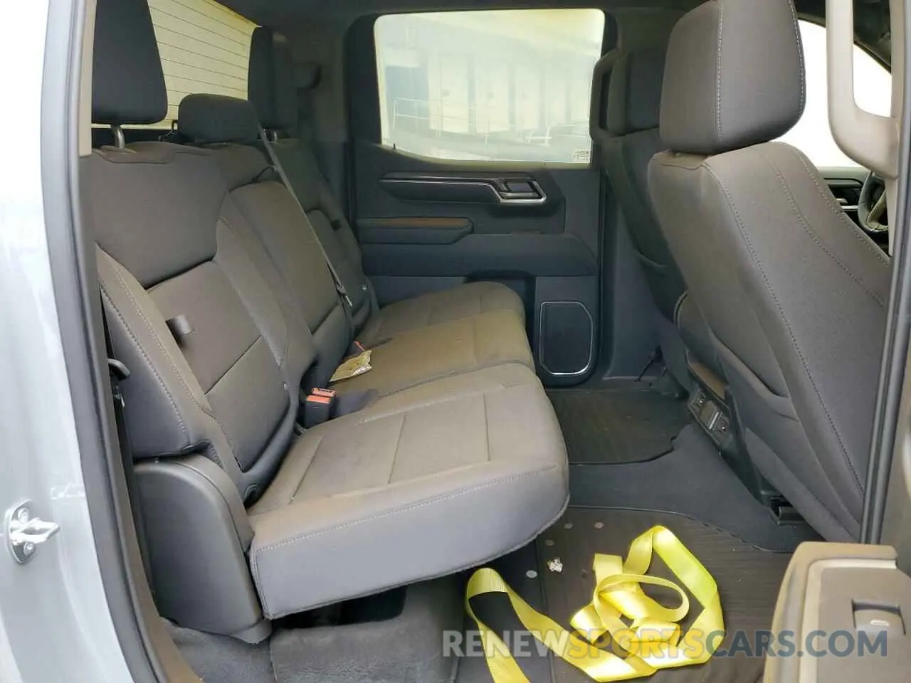 10 Photograph of a damaged car 3GTUUCED1RG293340 GMC SIERRA 2024