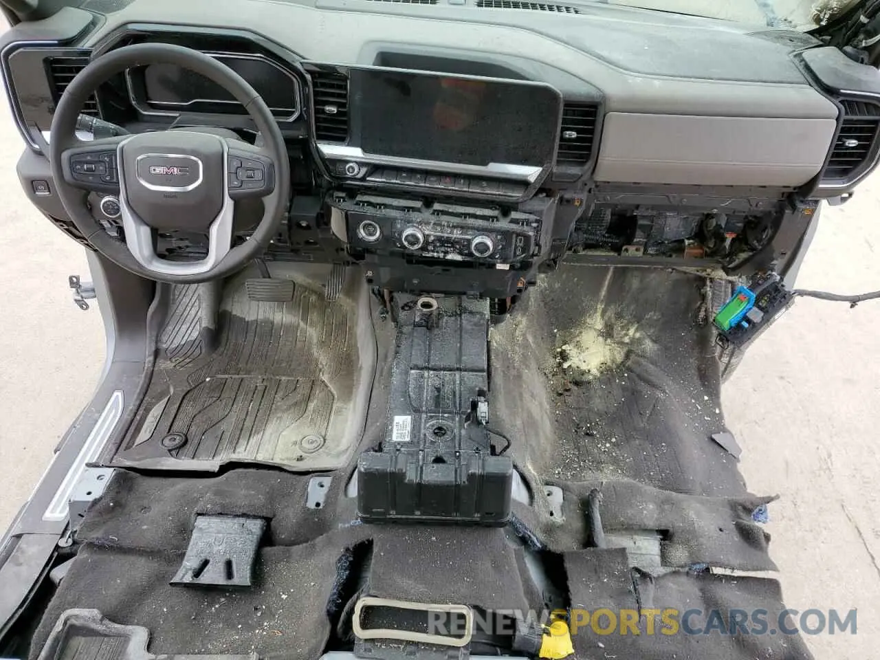 8 Photograph of a damaged car 3GTUUDED0RG170540 GMC SIERRA 2024