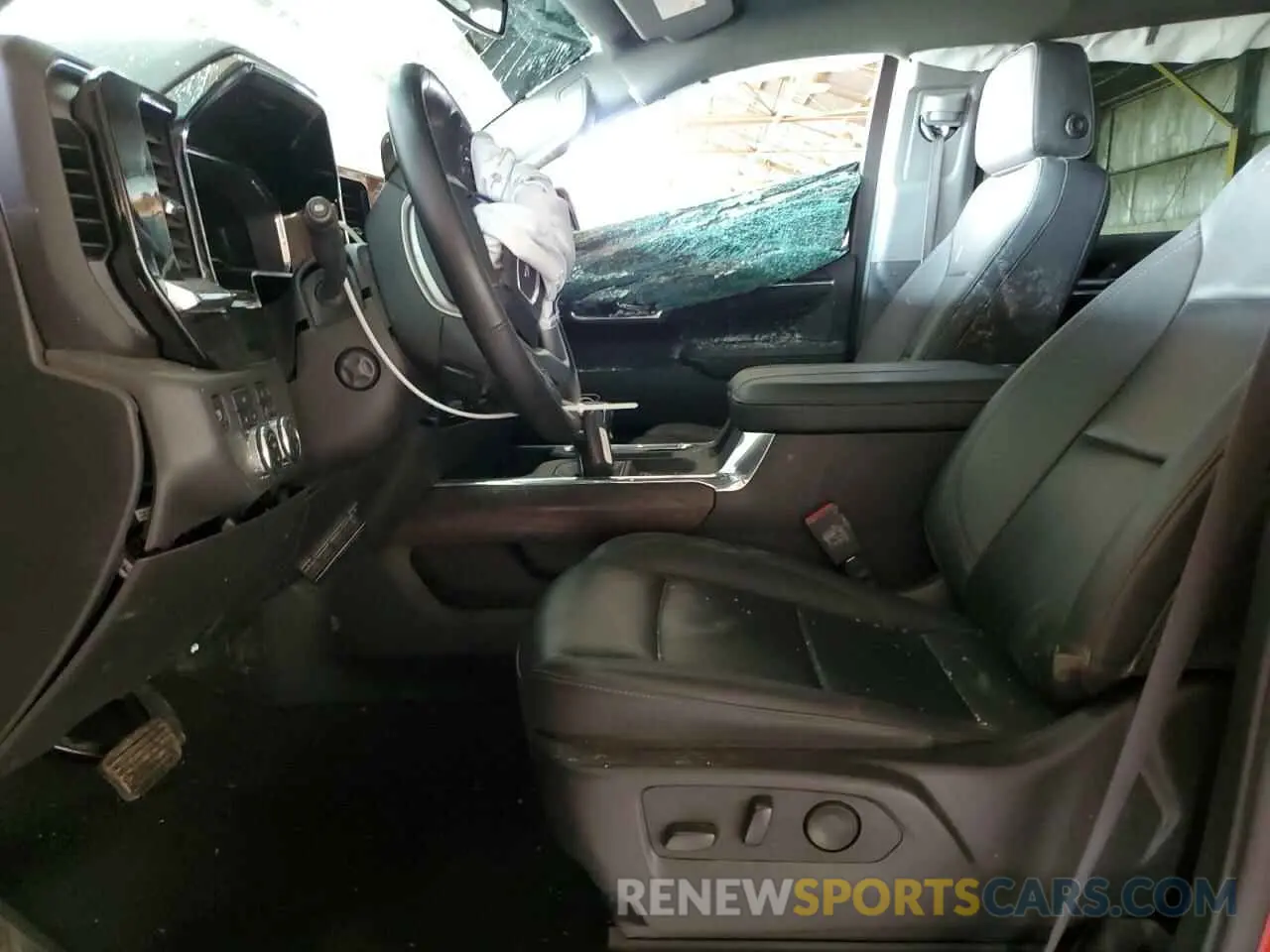 7 Photograph of a damaged car 3GTUUDED8RG201047 GMC SIERRA 2024