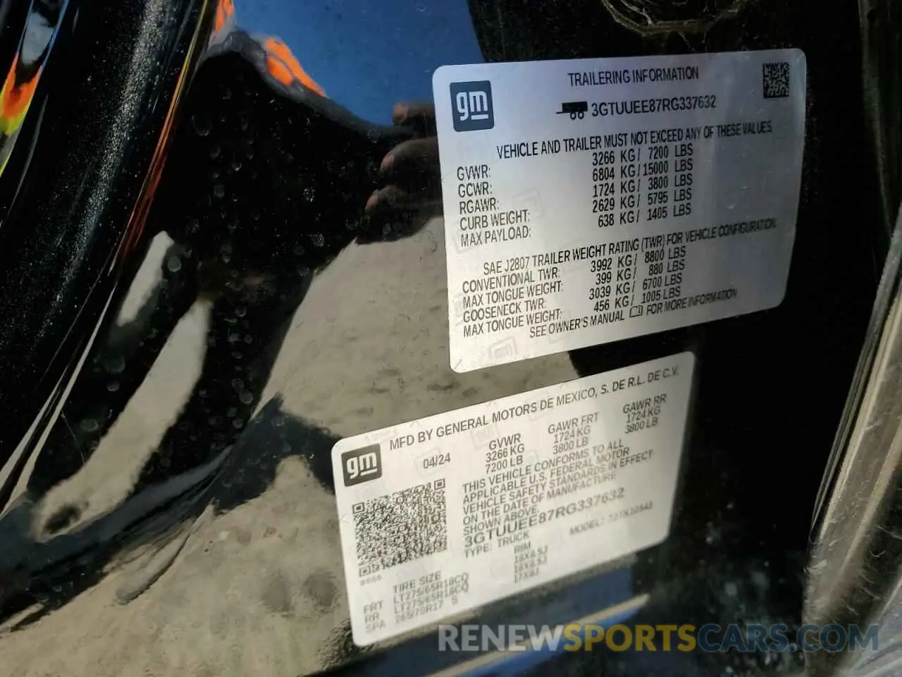 12 Photograph of a damaged car 3GTUUEE87RG337632 GMC SIERRA 2024