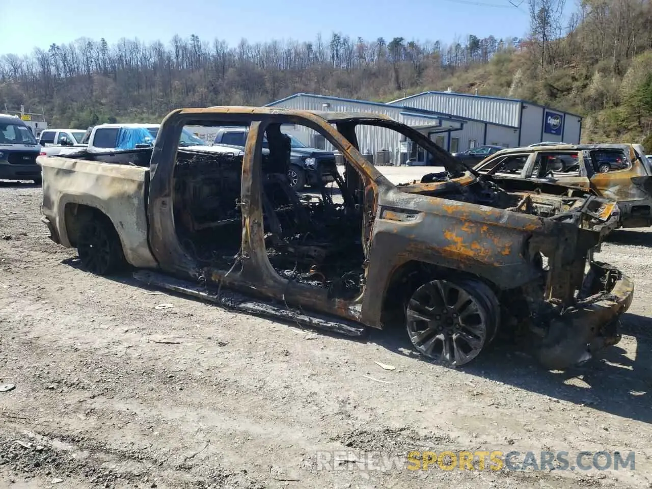 4 Photograph of a damaged car 3GTUUGED4RG367308 GMC SIERRA 2024
