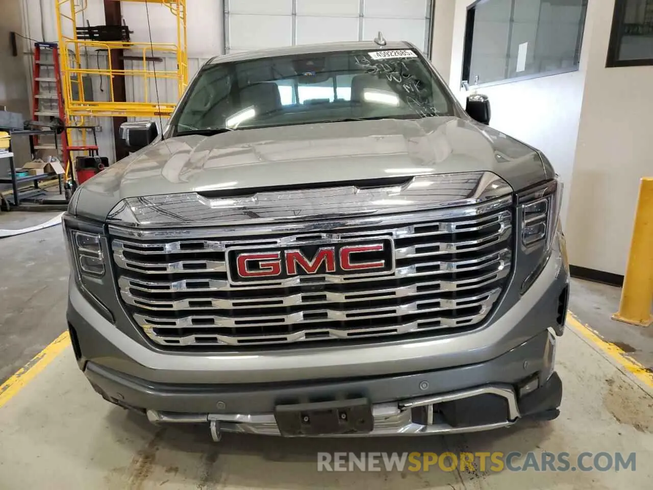 5 Photograph of a damaged car 3GTUUGED5RG109010 GMC SIERRA 2024