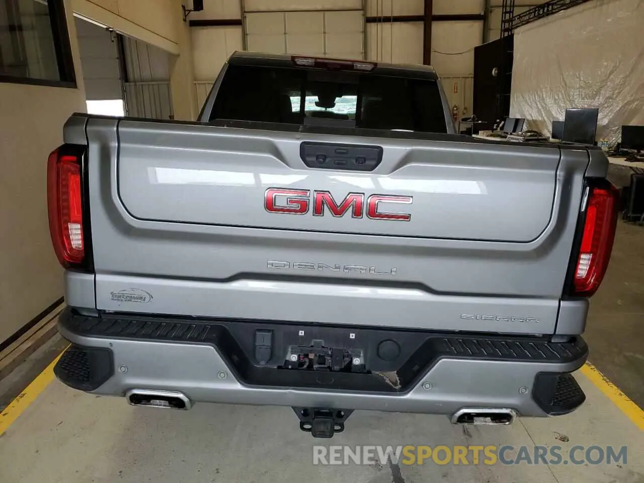 6 Photograph of a damaged car 3GTUUGED5RG109010 GMC SIERRA 2024