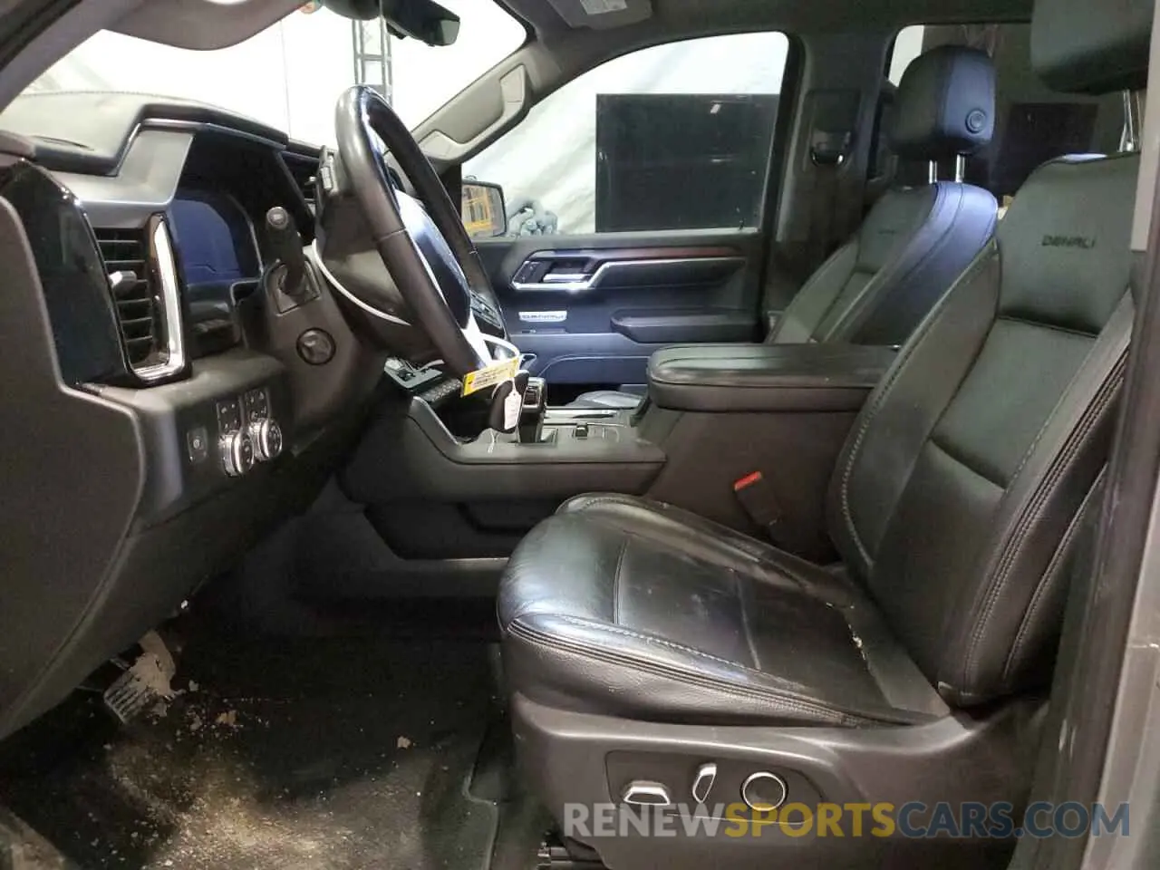 7 Photograph of a damaged car 3GTUUGED5RG109010 GMC SIERRA 2024