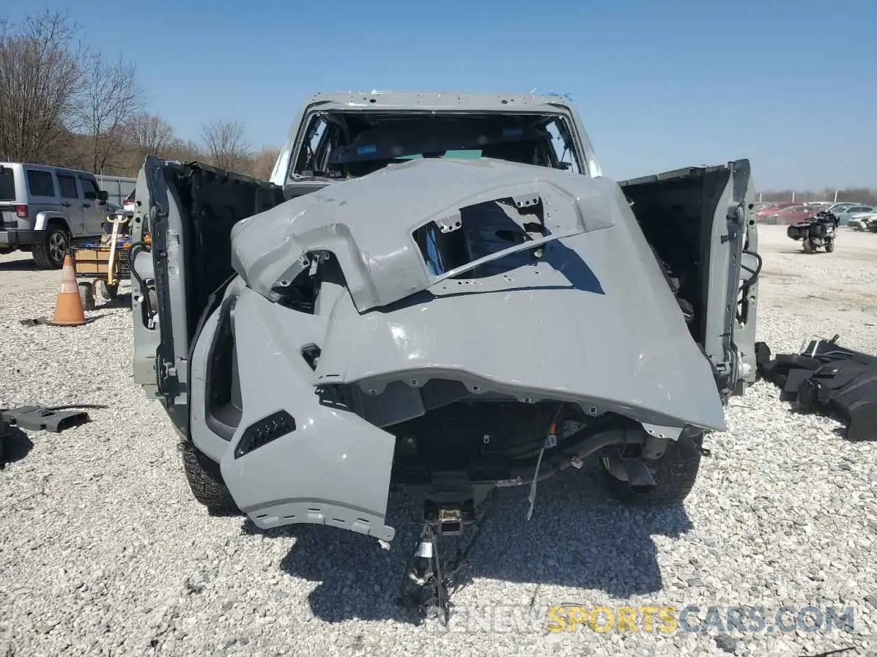 6 Photograph of a damaged car 3GTUUGEL1RG368164 GMC SIERRA 2024