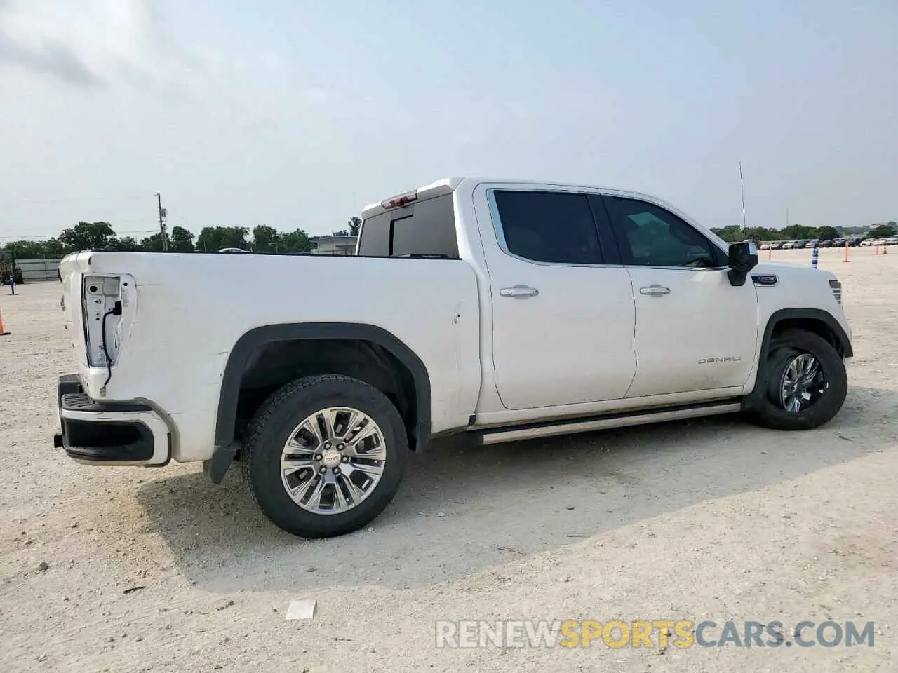 3 Photograph of a damaged car 3GTUUGEL8RG317017 GMC SIERRA 2024