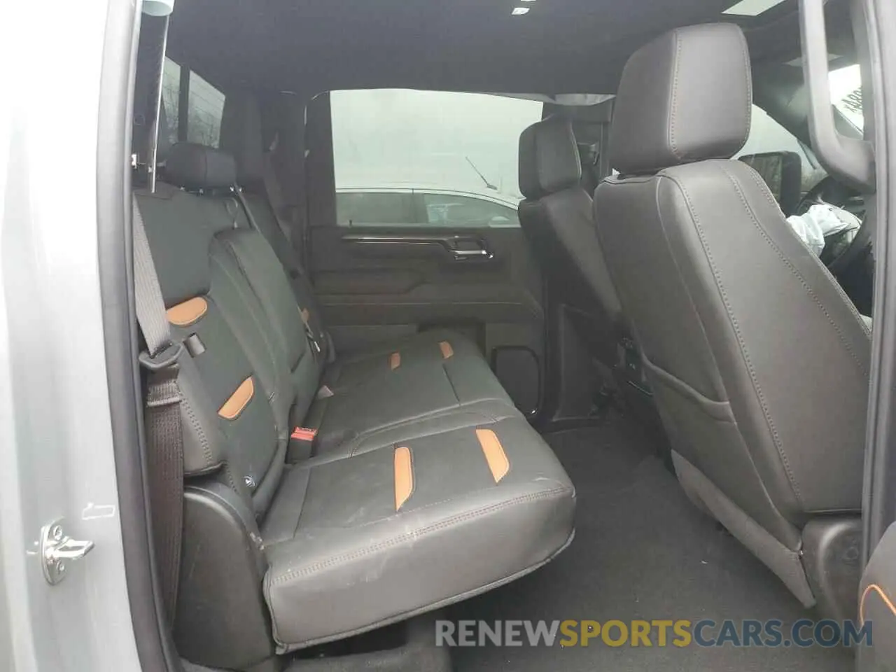 10 Photograph of a damaged car 1GT4UPE75SF185960 GMC SIERRA 2025