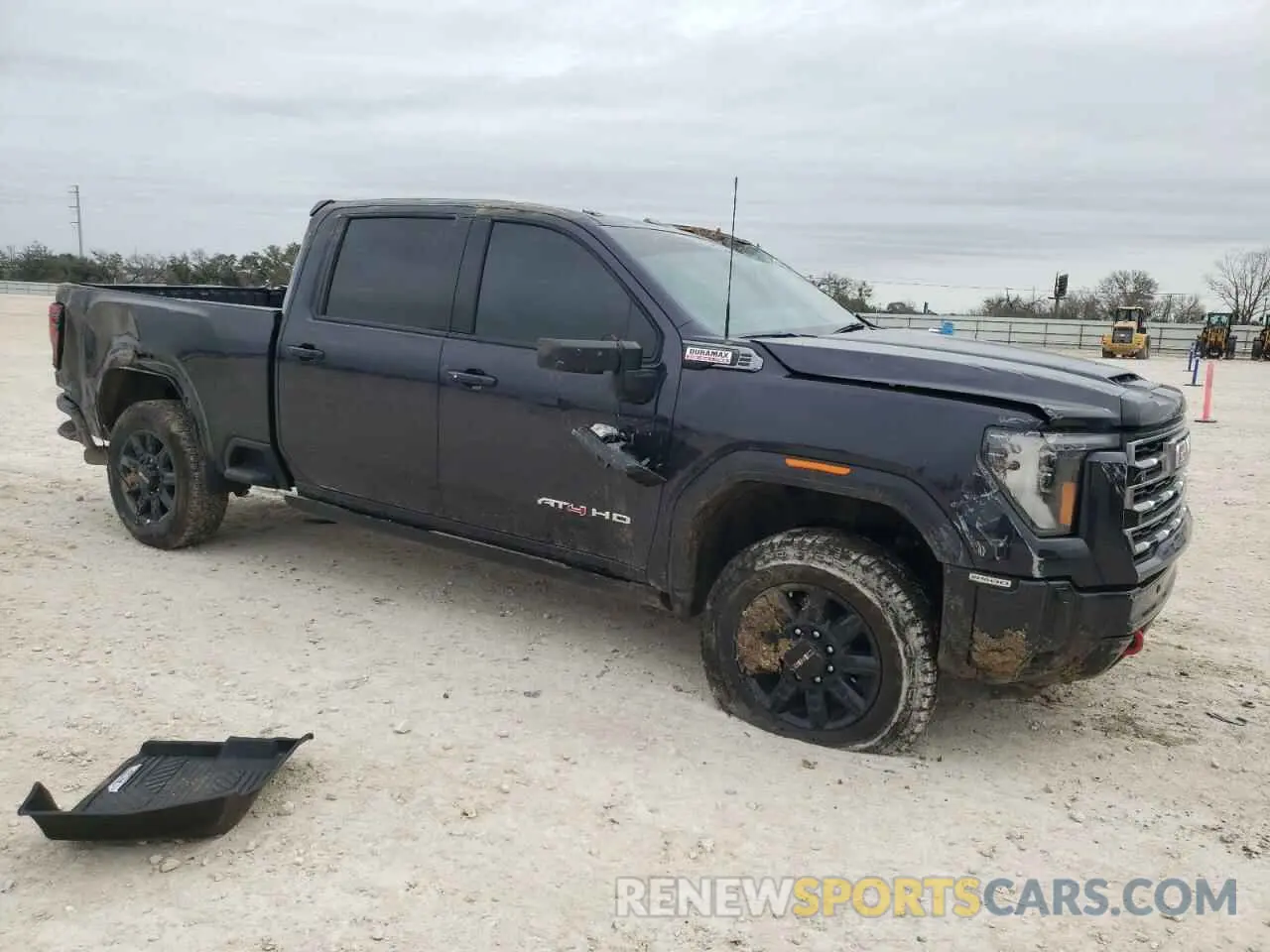 4 Photograph of a damaged car 1GT4UPEY4SF204846 GMC SIERRA 2025