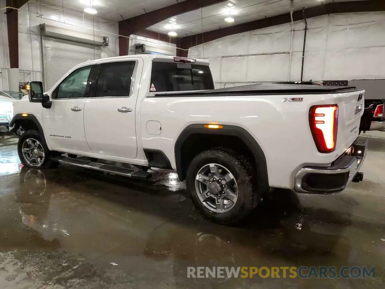 2 Photograph of a damaged car 1GT4UUE78SF141885 GMC SIERRA 2025