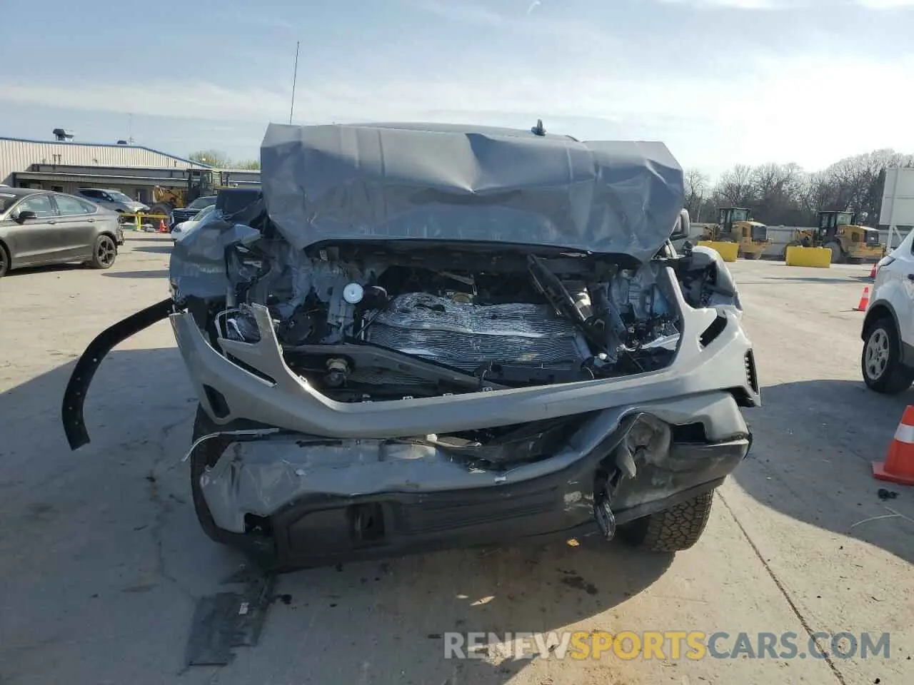 5 Photograph of a damaged car 1GTRUAED4SZ147594 GMC SIERRA 2025