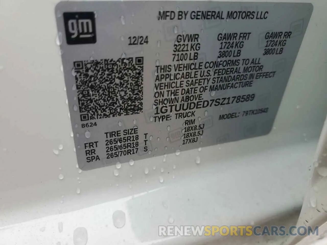 12 Photograph of a damaged car 1GTUUDED7SZ178589 GMC SIERRA 2025