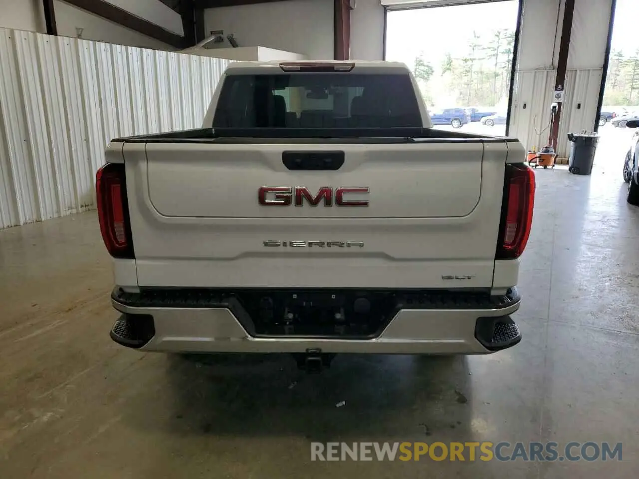 6 Photograph of a damaged car 1GTUUDED8SZ174986 GMC SIERRA 2025