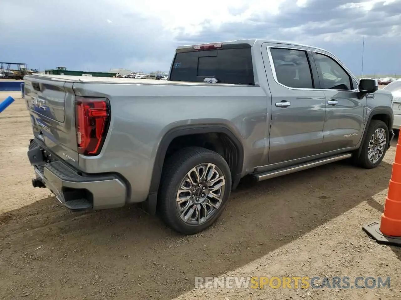 3 Photograph of a damaged car 1GTUUHE80SZ106868 GMC SIERRA 2025