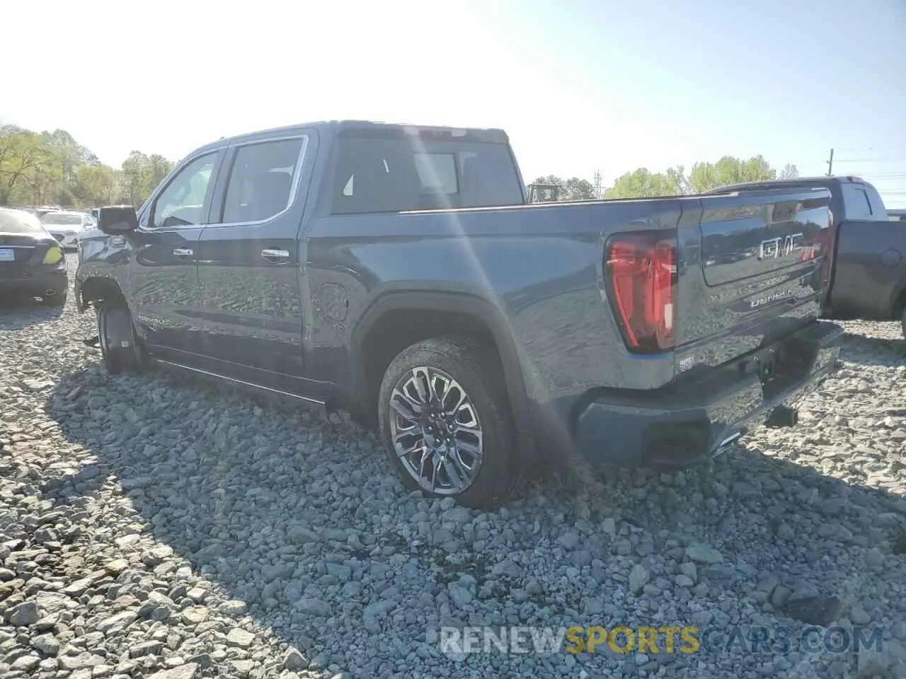 2 Photograph of a damaged car 1GTUUHEL9SZ150100 GMC SIERRA 2025