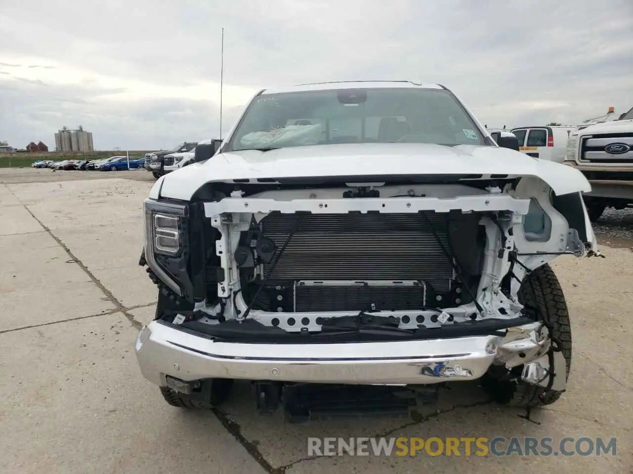 5 Photograph of a damaged car 3GTUUDE83SG206438 GMC SIERRA 2025
