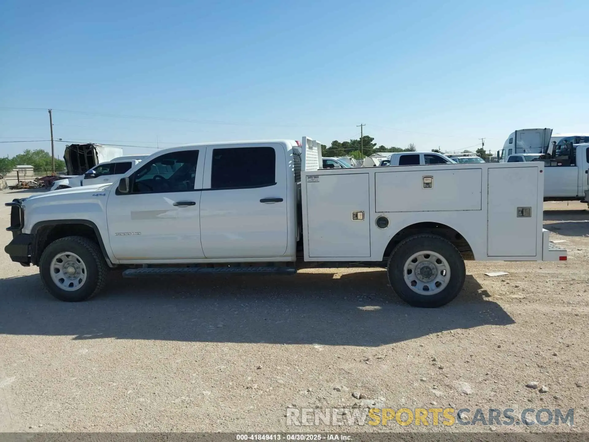 14 Photograph of a damaged car 1GD12NEG2KF209026 GMC SIERRA 2500HD 2019