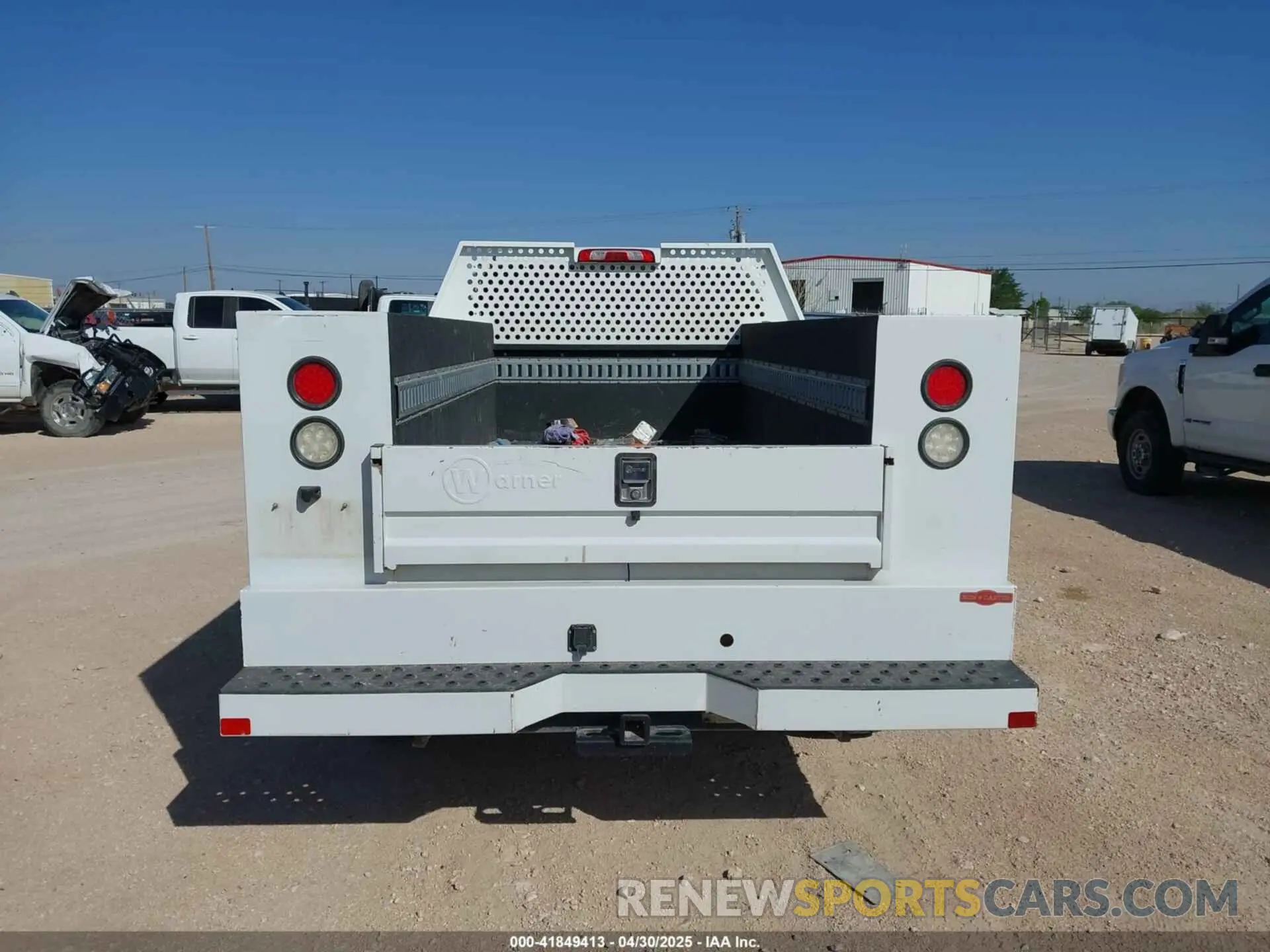 16 Photograph of a damaged car 1GD12NEG2KF209026 GMC SIERRA 2500HD 2019