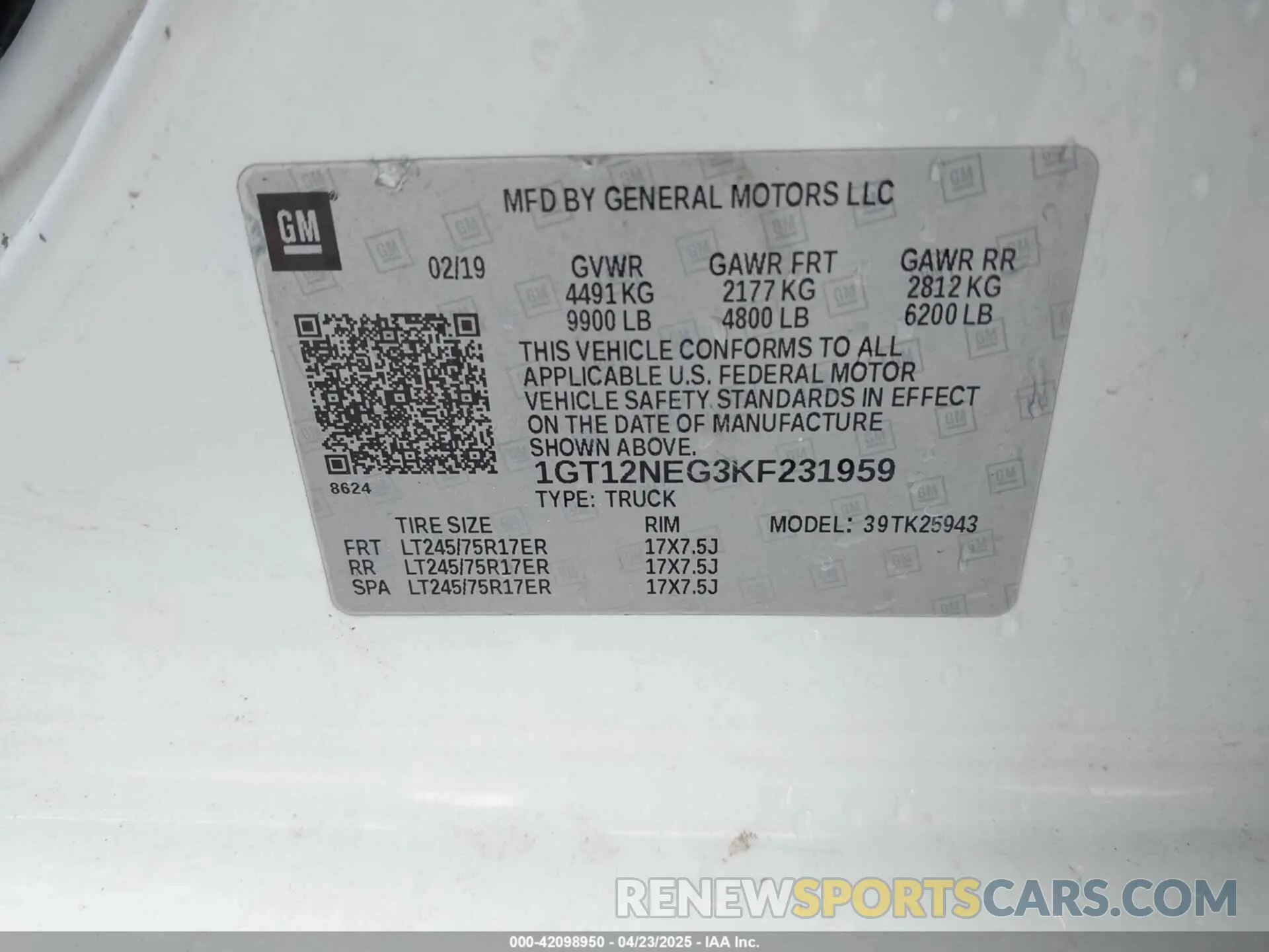 9 Photograph of a damaged car 1GT12NEG3KF231959 GMC SIERRA 2500HD 2019