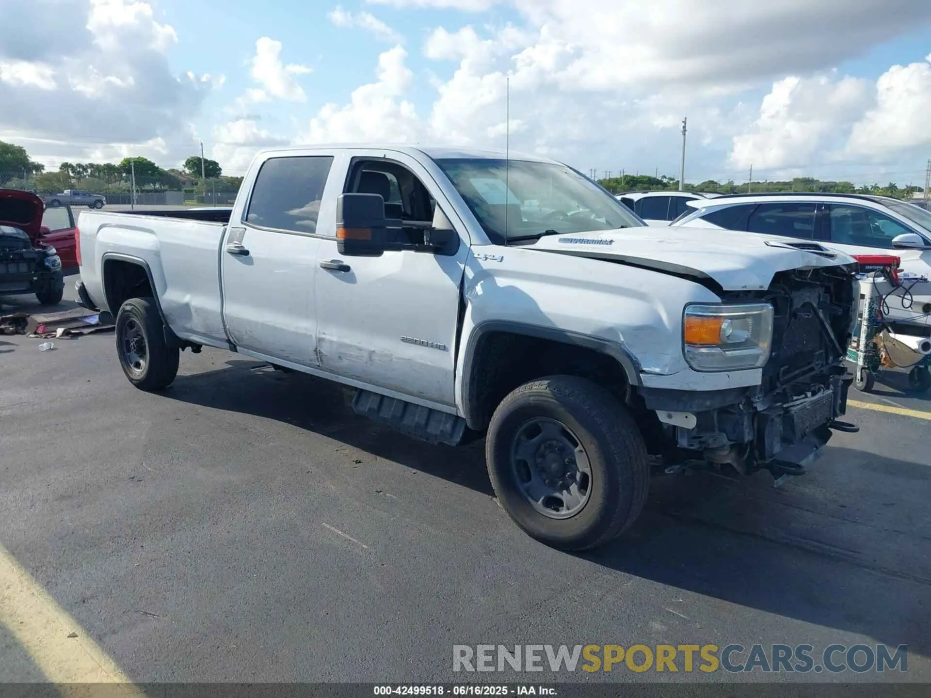1 Photograph of a damaged car 1GT12NEY5KF116028 GMC SIERRA 2500HD 2019