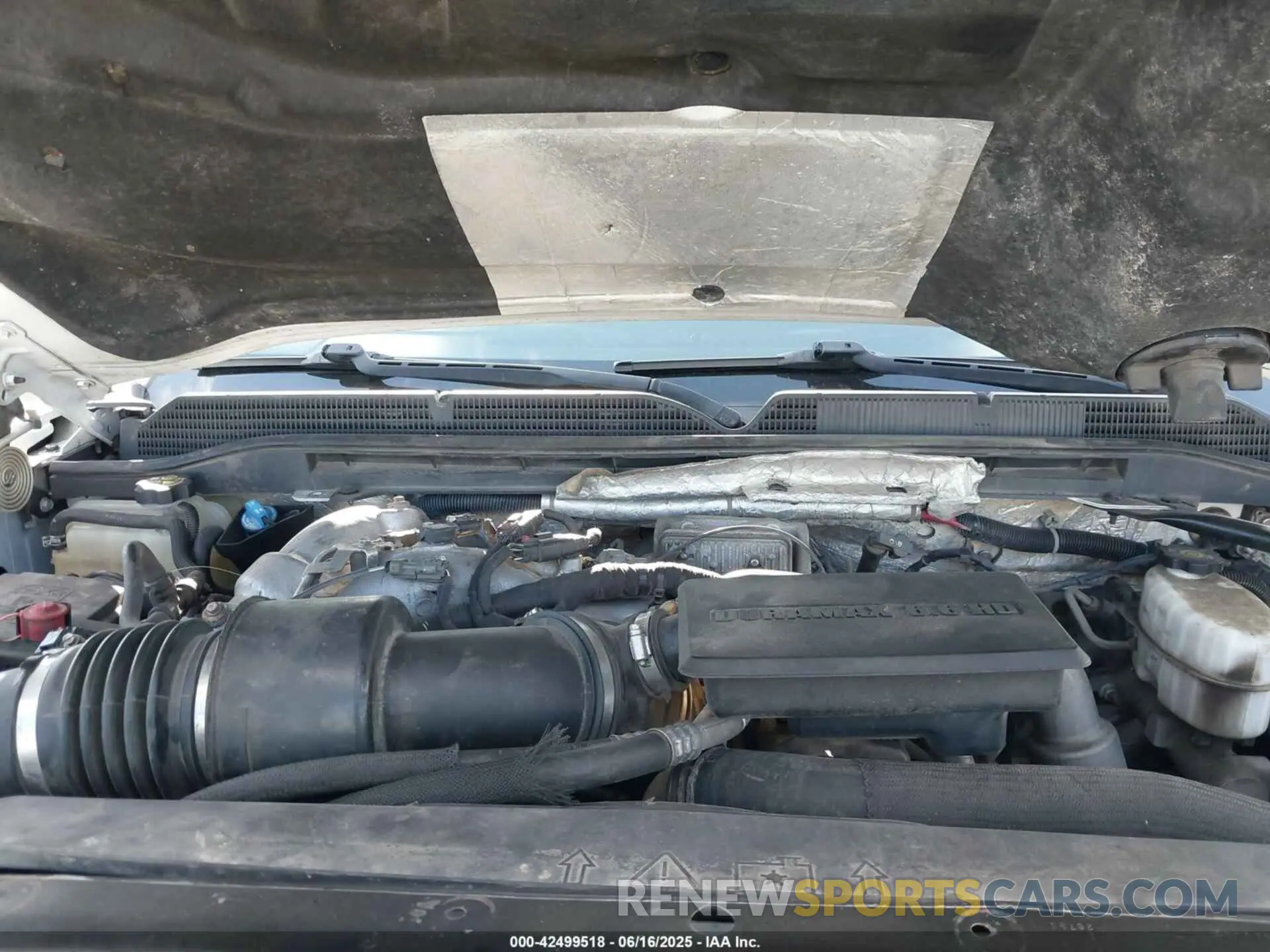 10 Photograph of a damaged car 1GT12NEY5KF116028 GMC SIERRA 2500HD 2019