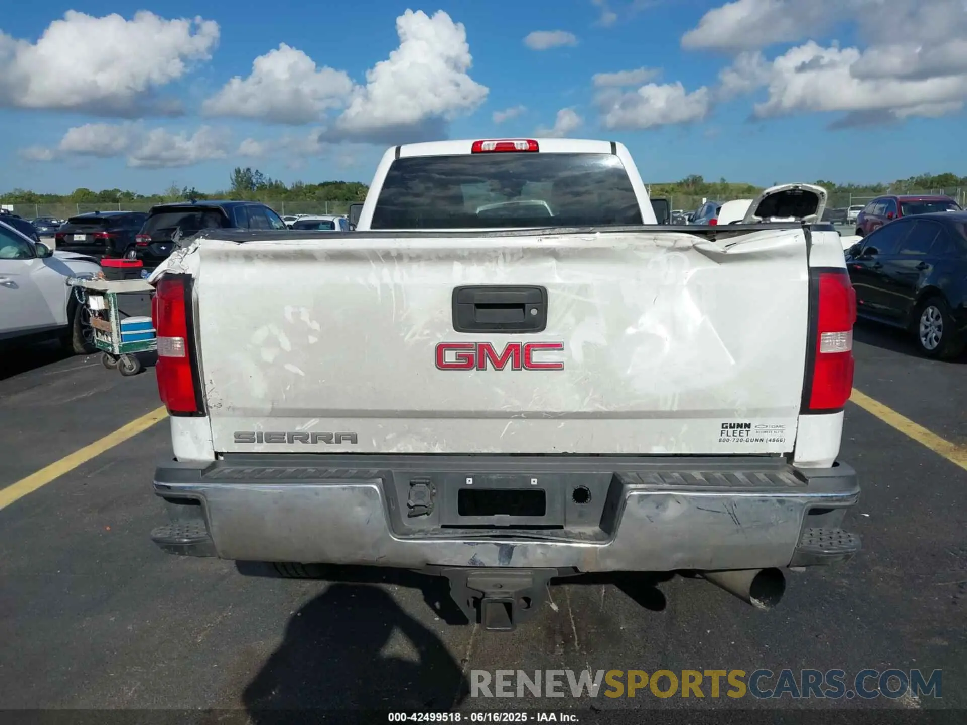 17 Photograph of a damaged car 1GT12NEY5KF116028 GMC SIERRA 2500HD 2019