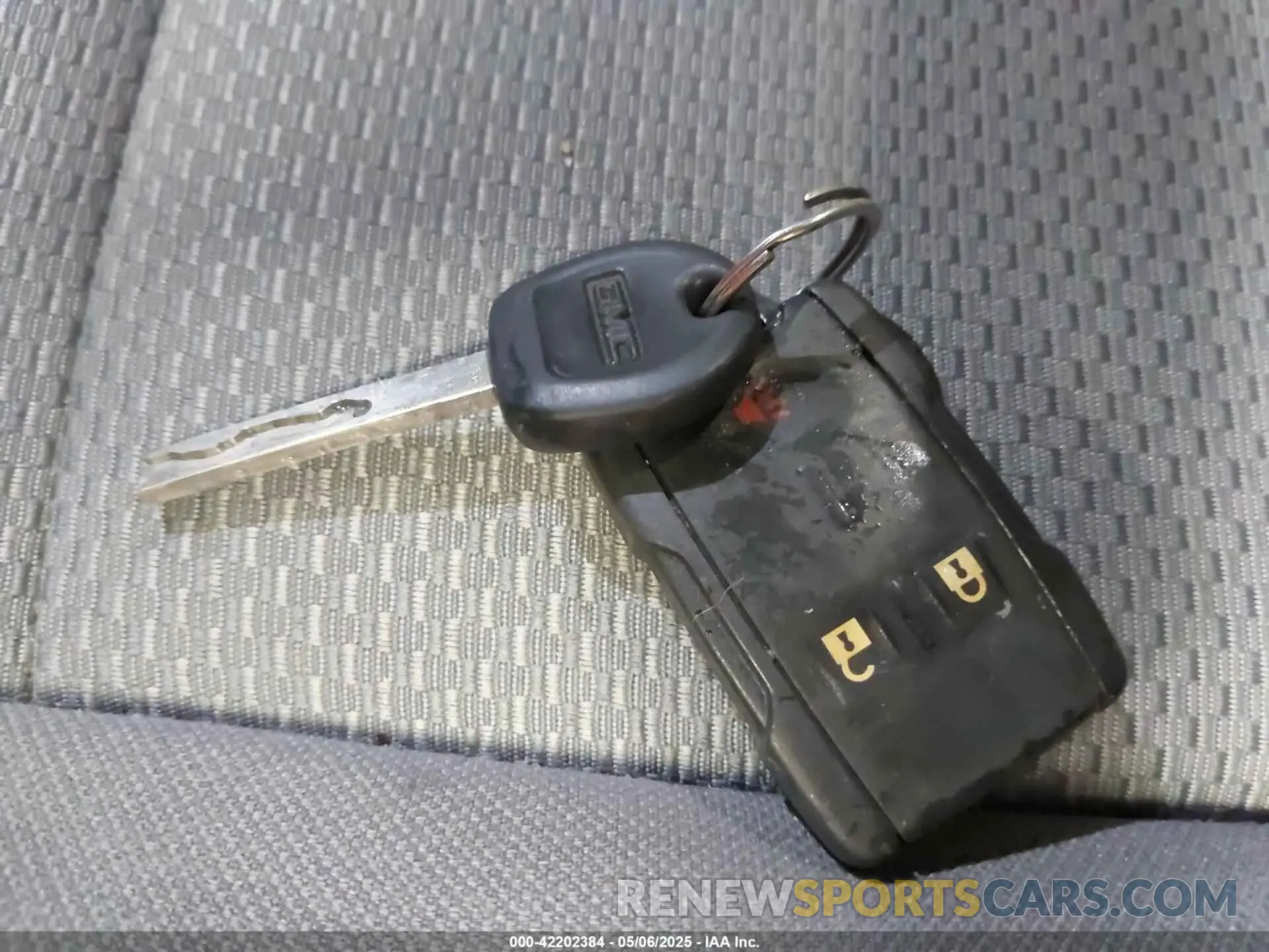 11 Photograph of a damaged car 1GT12NEY8KF234753 GMC SIERRA 2500HD 2019