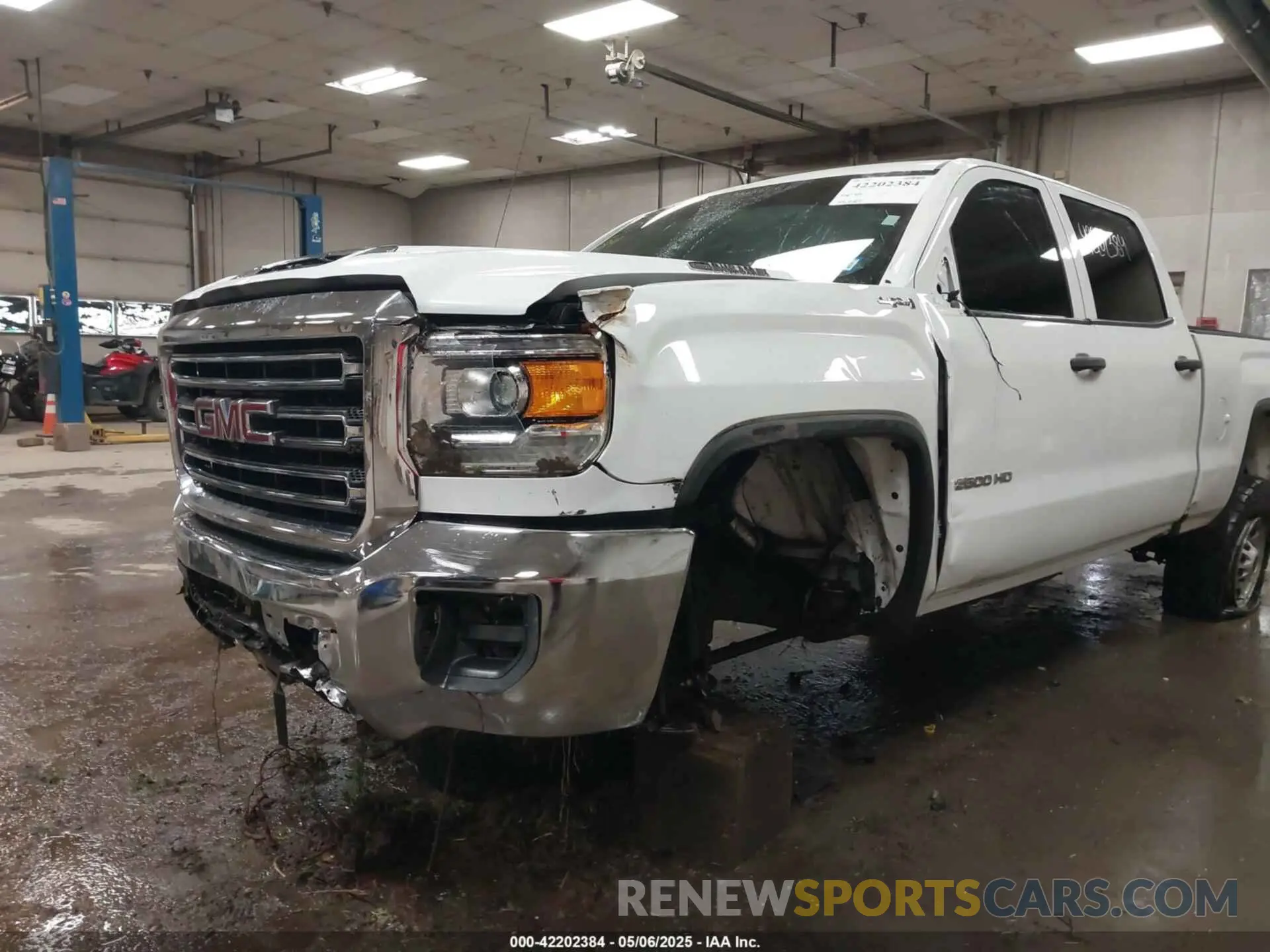 6 Photograph of a damaged car 1GT12NEY8KF234753 GMC SIERRA 2500HD 2019