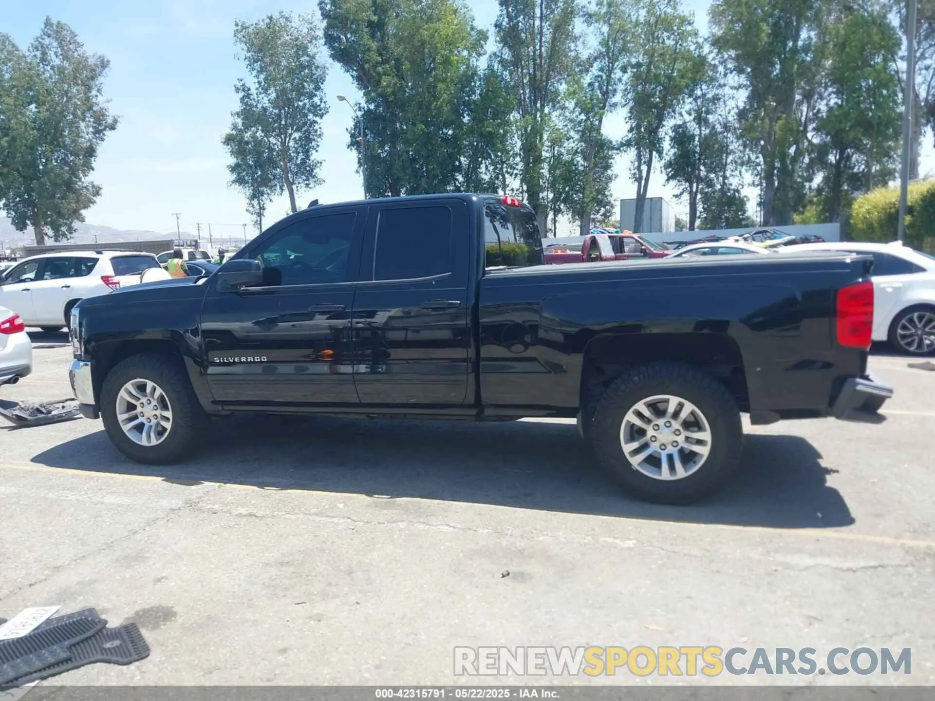 14 Photograph of a damaged car 1GT12NEY8KF275965 GMC SIERRA 2500HD 2019