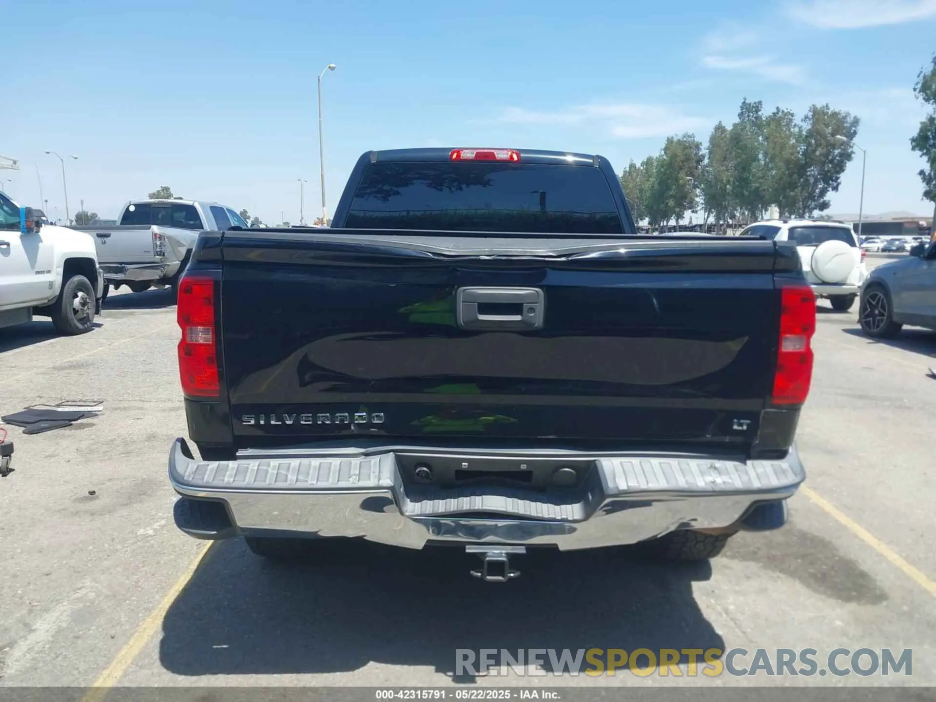 16 Photograph of a damaged car 1GT12NEY8KF275965 GMC SIERRA 2500HD 2019