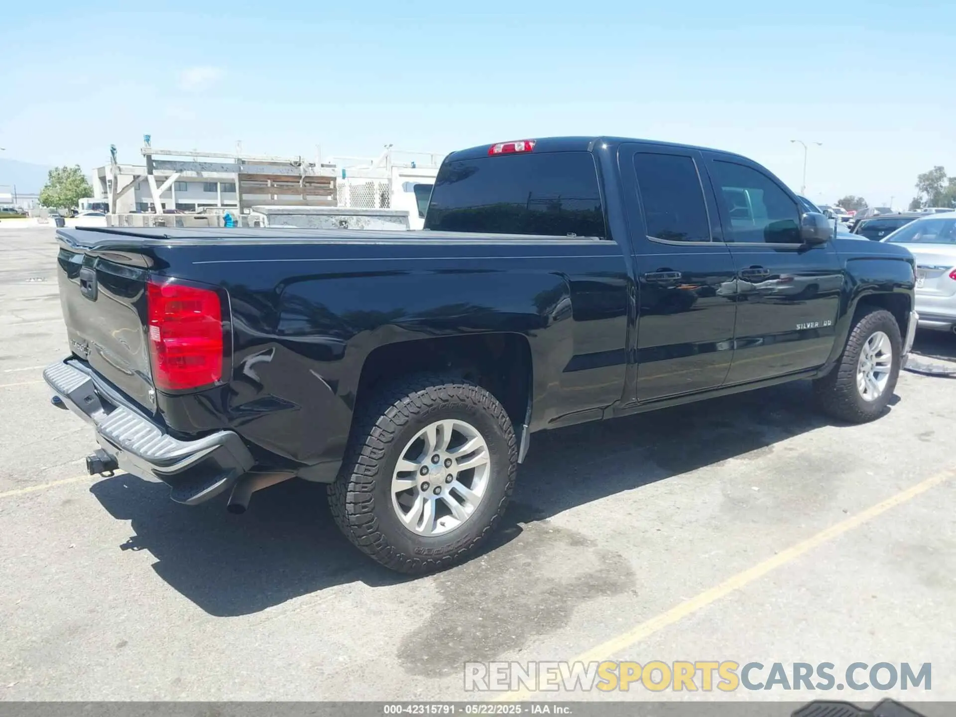 4 Photograph of a damaged car 1GT12NEY8KF275965 GMC SIERRA 2500HD 2019